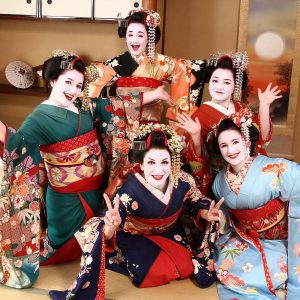 Pengalaman Kostum Samurai dan Geisha