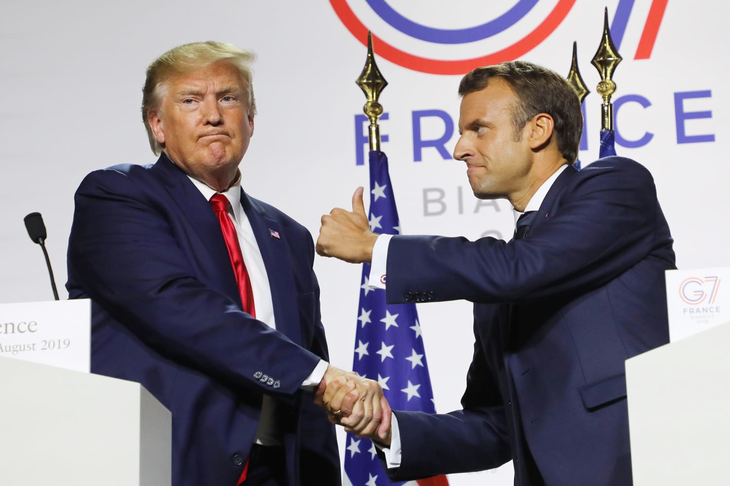 momen-bersejarah-jabat-tangan-diplomatik-trump-dan-macron-di-g7
